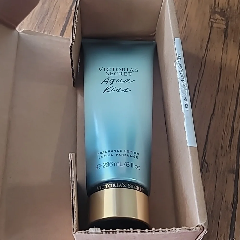 Victoria's secret aqua kiss Fragrance body lotion